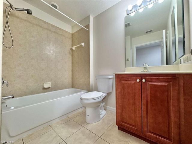4263 Liron AVE 102, Fort Myers, FL 33916