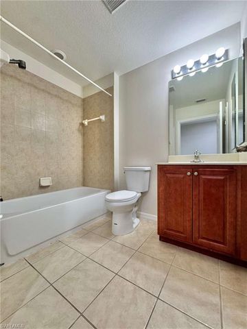 4263 Liron AVE 102, Fort Myers, FL 33916