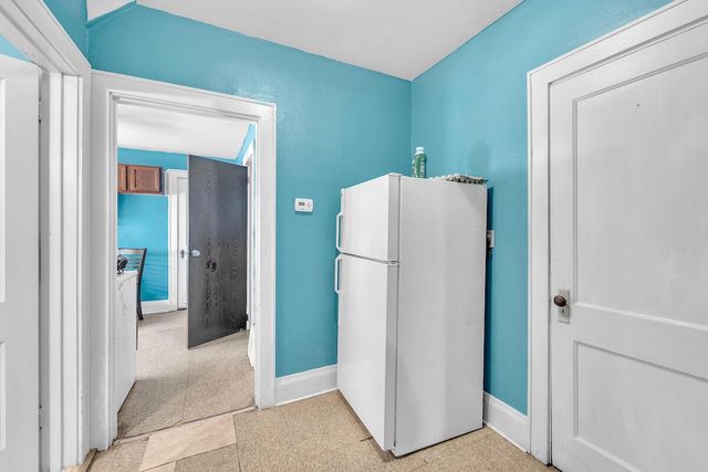2111 W Burnham STREET, Milwaukee, WI 53204