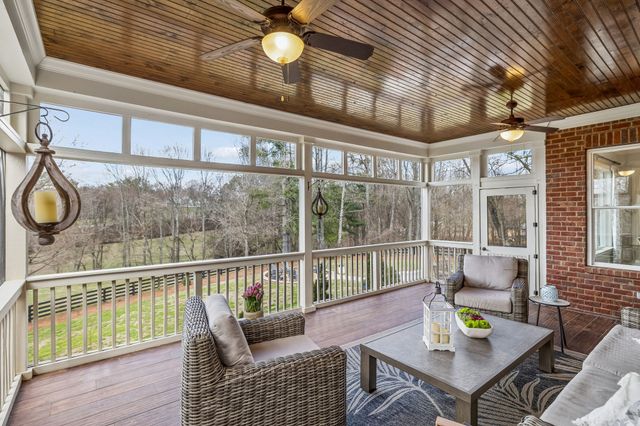 1504 Buckskin Ct, Thompsons Station, TN 37179
