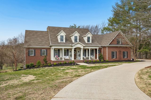 1504 Buckskin Ct, Thompsons Station, TN 37179