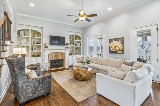 1504 Buckskin Ct, Thompsons Station, TN 37179
