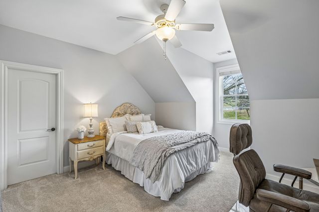 1504 Buckskin Ct, Thompsons Station, TN 37179
