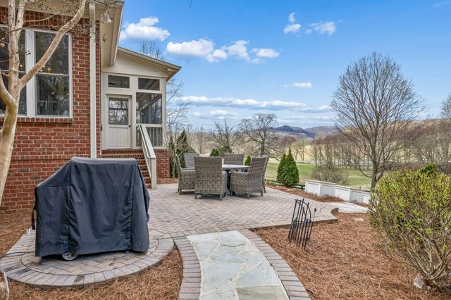 1504 Buckskin Ct, Thompsons Station, TN 37179