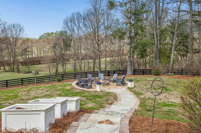 1504 Buckskin Ct, Thompsons Station, TN 37179