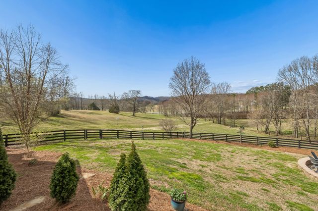 1504 Buckskin Ct, Thompsons Station, TN 37179