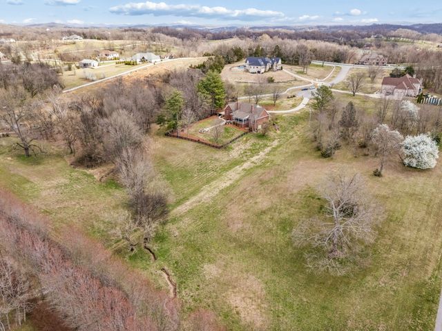 1504 Buckskin Ct, Thompsons Station, TN 37179
