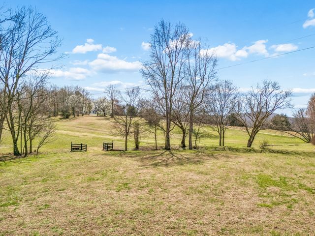 1504 Buckskin Ct, Thompsons Station, TN 37179