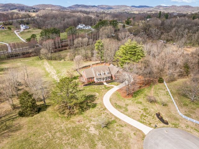 1504 Buckskin Ct, Thompsons Station, TN 37179