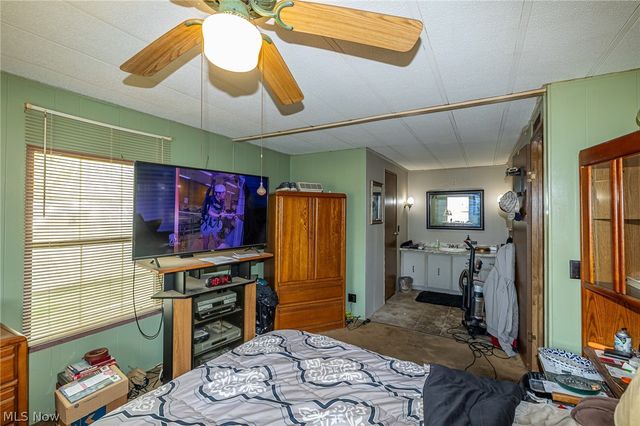 16 Grand Boulevard, Olmsted Twp, OH 44138