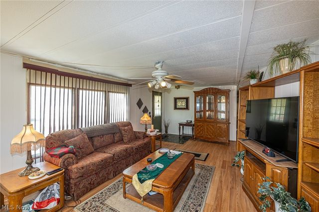 16 Grand Boulevard, Olmsted Twp, OH 44138