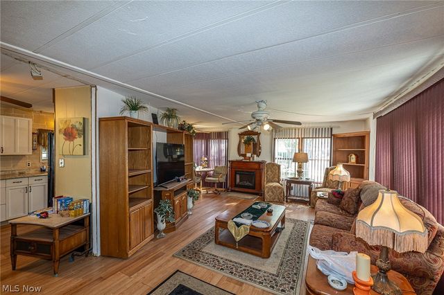 16 Grand Boulevard, Olmsted Twp, OH 44138