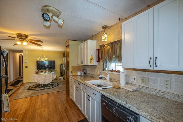 16 Grand Boulevard, Olmsted Twp, OH 44138