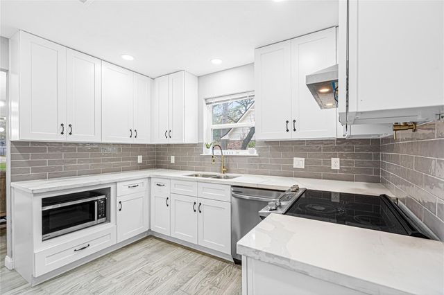 5718 Green Springs Drive, Houston, TX 77066