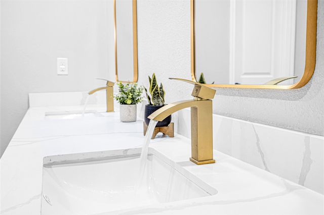 5718 Green Springs Drive, Houston, TX 77066