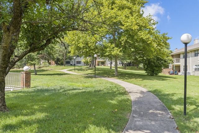 350 S Wildwood Drive F8, Branson, MO 65616