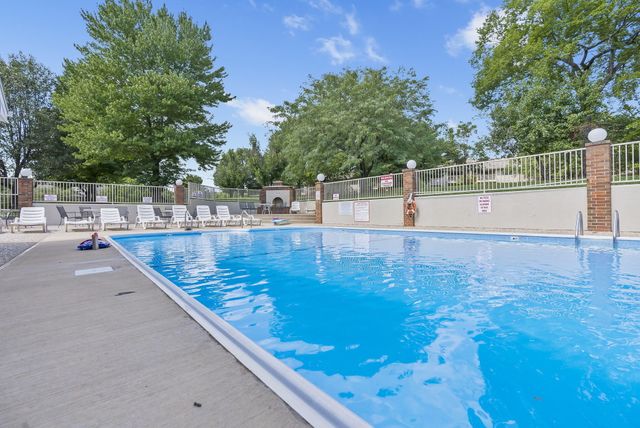 350 S Wildwood Drive F8, Branson, MO 65616