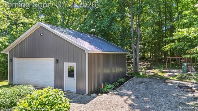 8224 Petz Road, Imlay City, MI 48444