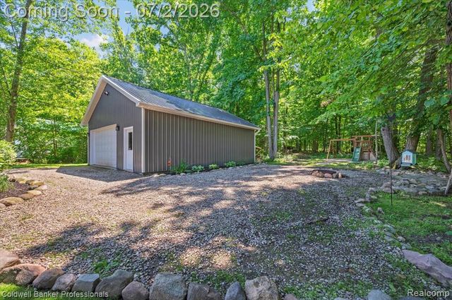 8224 Petz Road, Imlay City, MI 48444