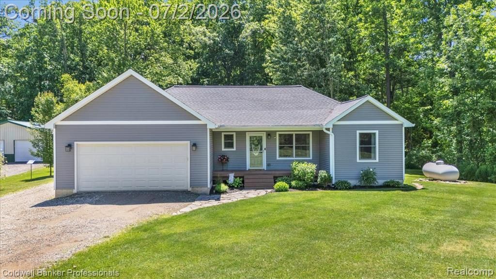8224 Petz Road, Imlay City, MI 48444