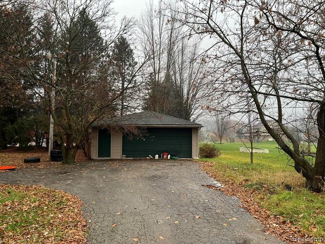 48441 N Territorial Road, Plymouth, MI 48170