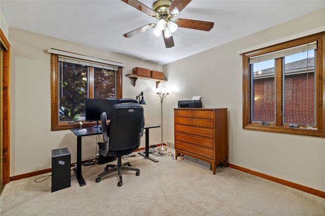 4735 Poplar St, West Mifflin, PA 15122