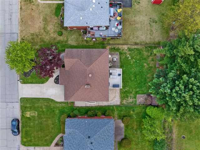 4735 Poplar St, West Mifflin, PA 15122