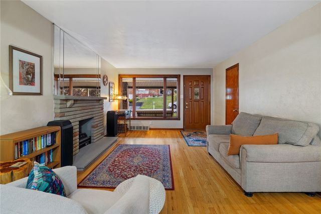 4735 Poplar St, West Mifflin, PA 15122