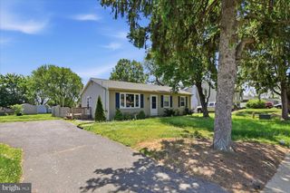 536 MARTIN AVE, Mount Joy, PA 17552