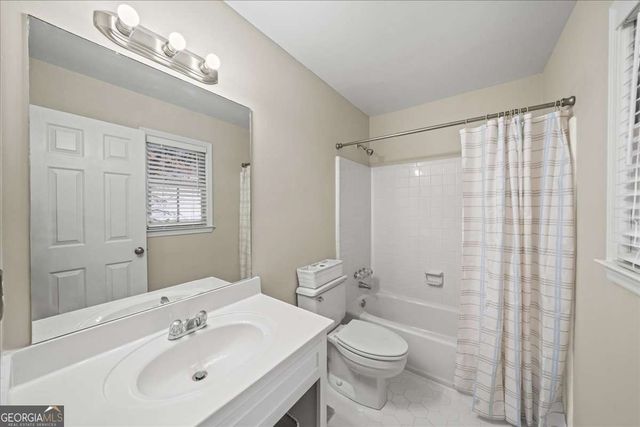 605 Pine Trail Pointe, Roswell, GA 30075