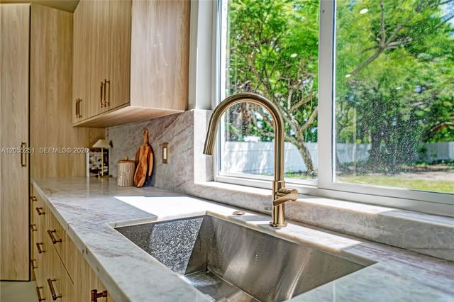 1215 NW 18th Ave, Delray Beach, FL 33445