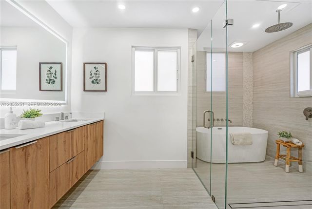 1215 NW 18th Ave, Delray Beach, FL 33445