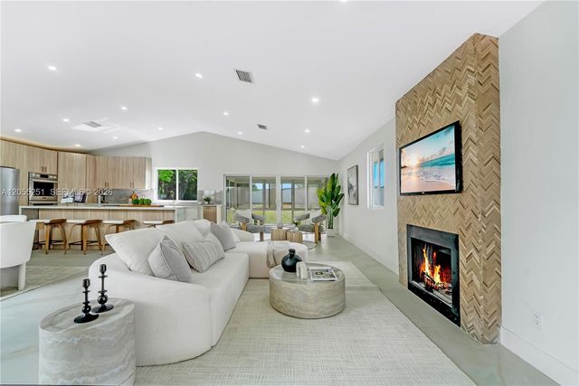 1215 NW 18th Ave, Delray Beach, FL 33445