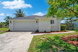 1215 NW 18th Ave, Delray Beach, FL 33445
