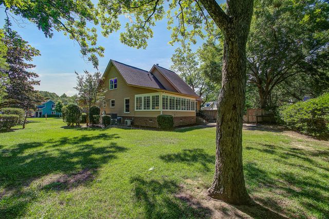 667 Serotina Court, Mount Pleasant, SC 29464