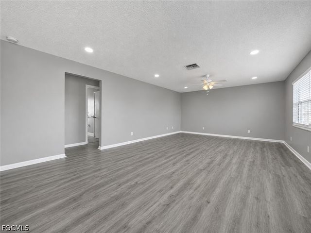 3509 SE 15th PL 3, Cape Coral, FL 33904