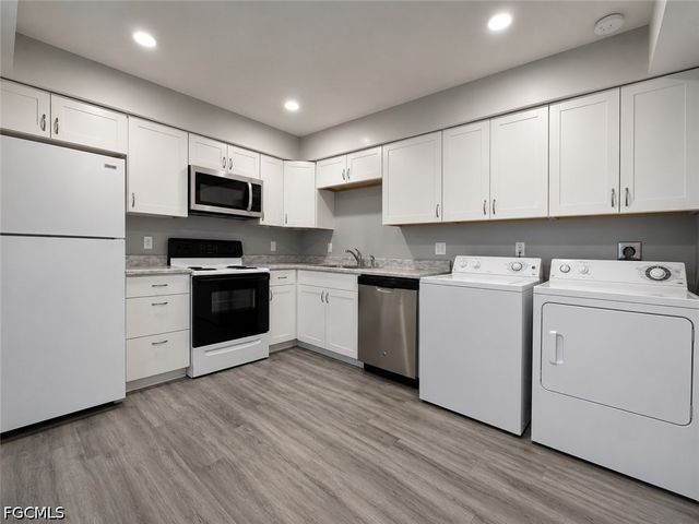 3509 SE 15th PL 3, Cape Coral, FL 33904