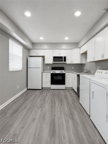 3509 SE 15th PL 3, Cape Coral, FL 33904