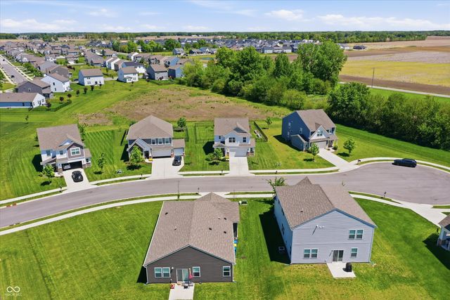 6914 Wolf Creek Court, Whitestown, IN 46075
