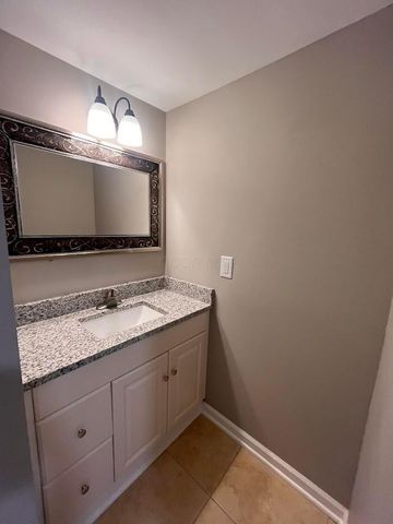 2867 E 10th Avenue, Columbus, OH 43219