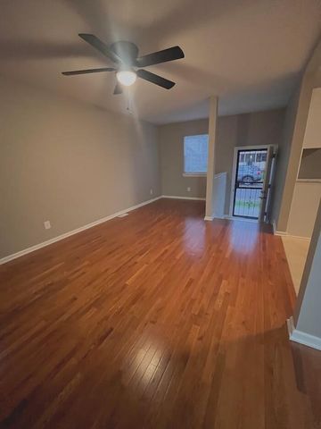 2867 E 10th Avenue, Columbus, OH 43219