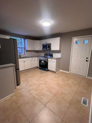 2867 E 10th Avenue, Columbus, OH 43219