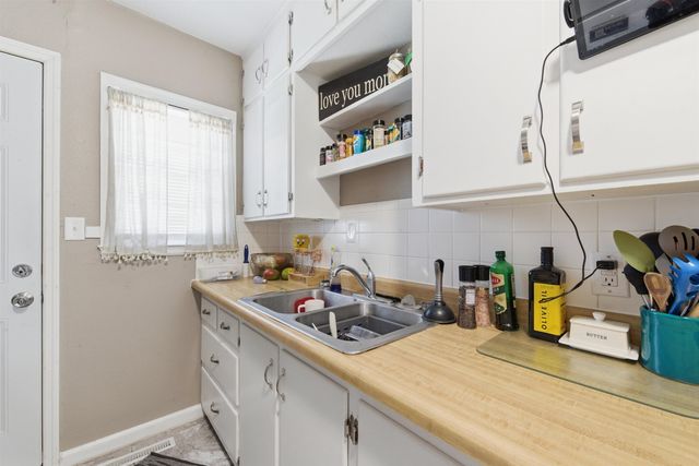 417 S Glendale St, Wichita, KS 67218