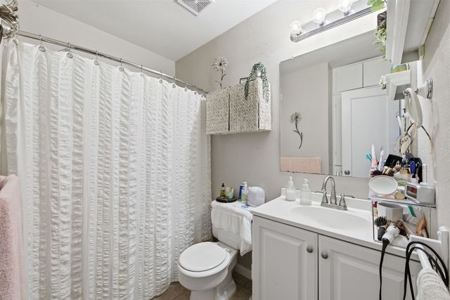 417 S Glendale St, Wichita, KS 67218