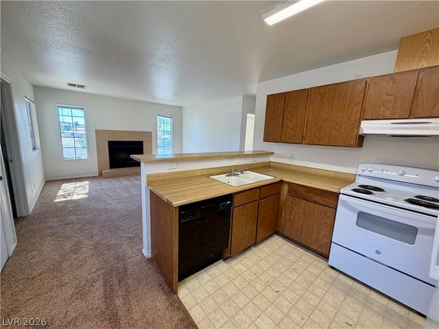 2704 Aarondavid Drive C, Las Vegas, NV 89121