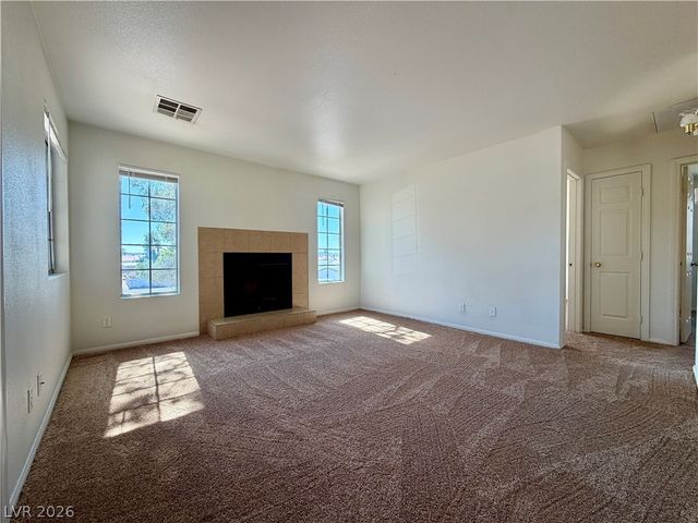 2704 Aarondavid Drive C, Las Vegas, NV 89121