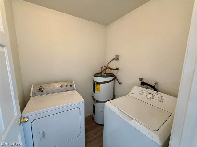 2704 Aarondavid Drive C, Las Vegas, NV 89121