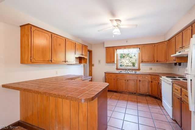 1170 Auburn Avenue, Barberton, OH 44203