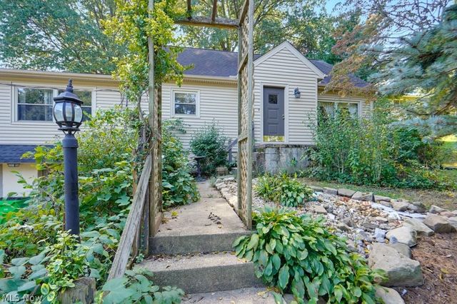 1170 Auburn Avenue, Barberton, OH 44203