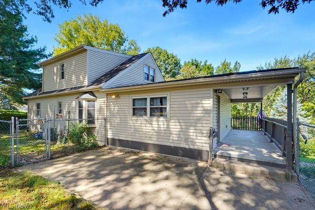 1170 Auburn Avenue, Barberton, OH 44203
